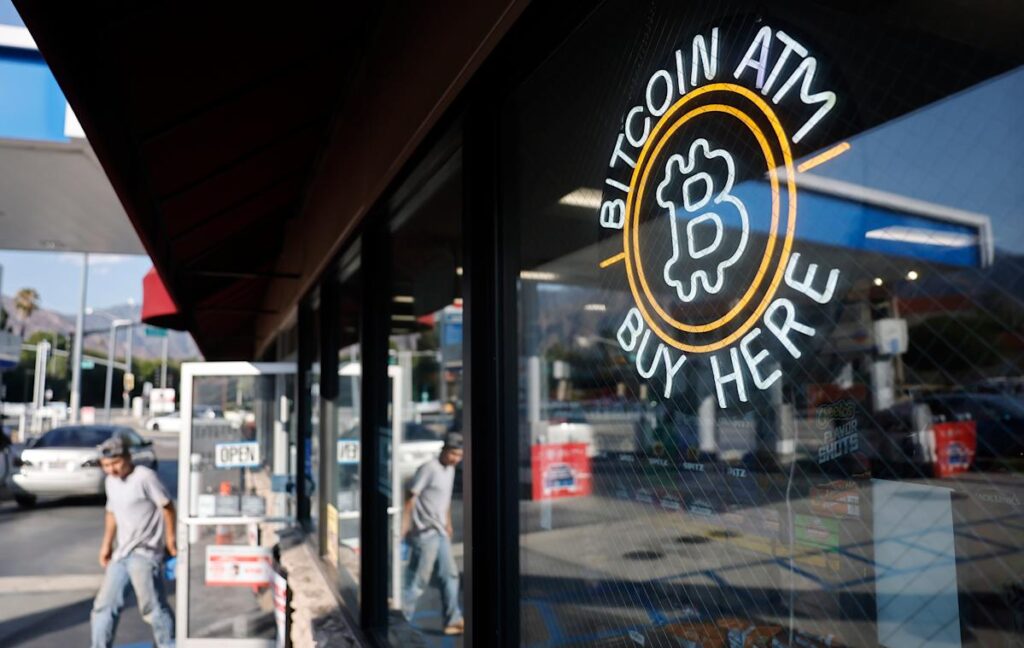 Crypto Seesaw: ETH Rises, BTC Breathes