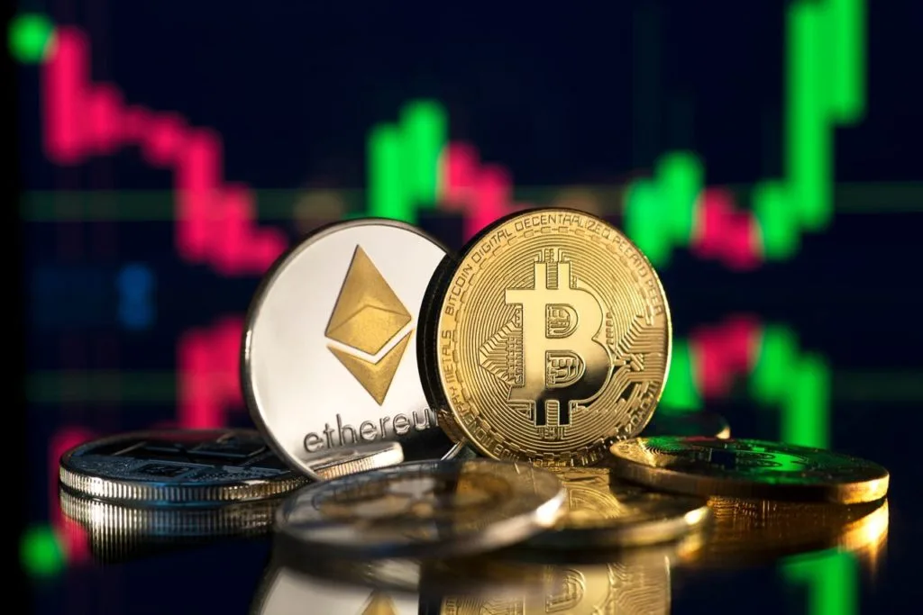 Crypto Bulls Eye Key Levels: Bitcoin & Ethereum in Focus