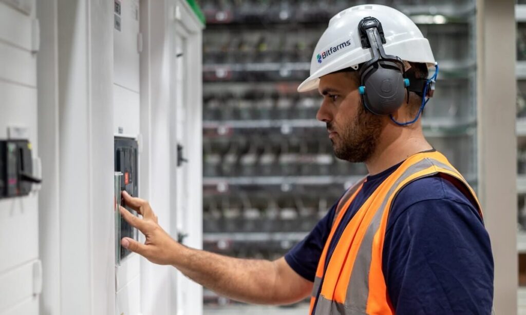 Bitcoin Miners Surge: Bitfarms & Cipher Lead the Pack