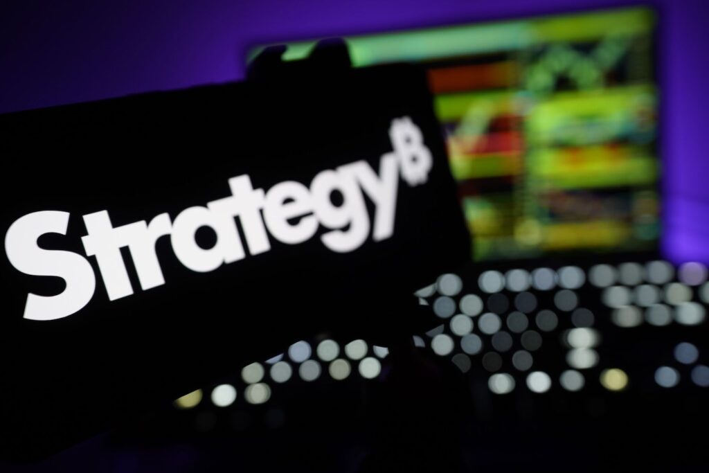 Bitcoin Surge Boosts MSTR to $137.40 Amidst Short-Covering Blame