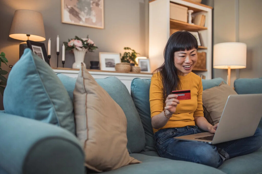 Get Paid in Bitcoin: The 2% Cashback Debit Card You Didn’t Know You Needed!