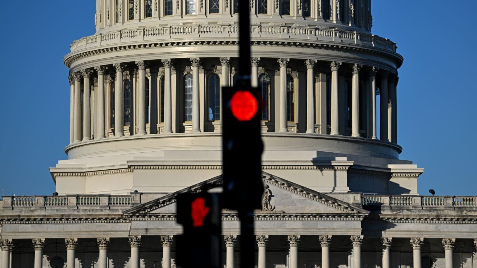 Crypto Industry Stumbles as Senate Cloture Vote on Clarity Act Falls Short